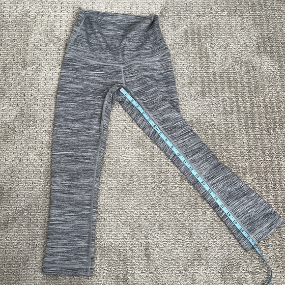 Lululemon Wunder Under Crop - Picture 4 of 9